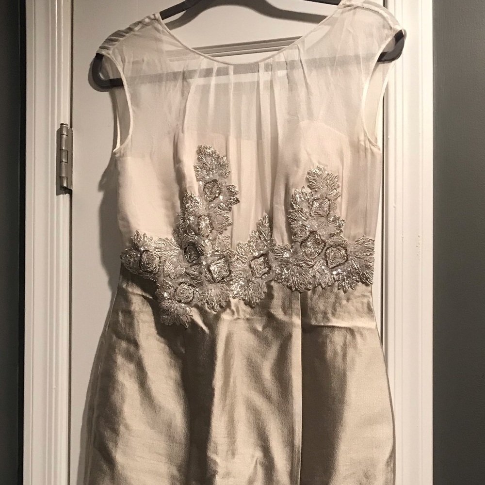 Kay Unger Short Elegant champagne silver dress